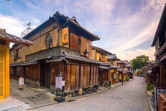 《京都议定书》日本8月星巴克咖啡商店老小镇《京都议定书》成立星巴克的最大咖啡馆公司的世界