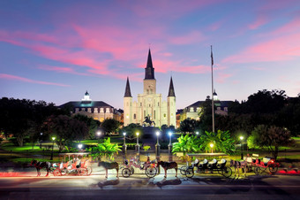 圣路易大教堂和杰克逊广场新奥尔良路易斯安那州曼联州日落
