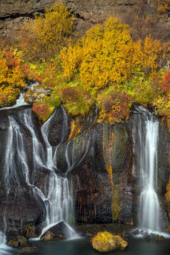赫劳恩福萨尔瀑布瀑布冰岛秋天色彩斑斓的景观