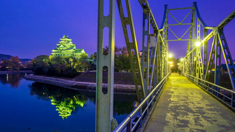 日本冈山城堡秋天季节日本冈山城市日本日落