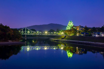 日本冈山城堡秋天季节日本冈山城市日本日落