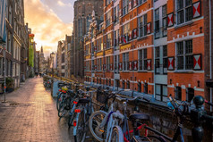 市中心阿姆斯特丹城市天际线城市景观荷兰日落