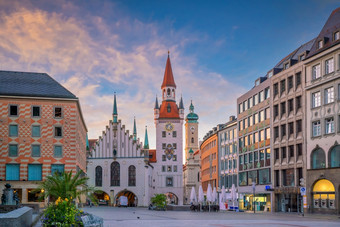 慕尼黑城市市中心天际线德国日落