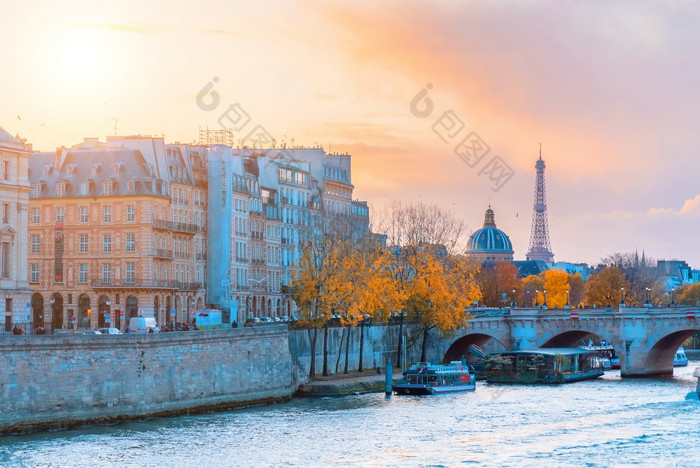 视图看到河研究所法国和埃菲尔铁塔塔秋天城市巴黎法国美丽的巴黎体系结构视图看到河研究所法国和埃菲尔铁塔塔秋天城市巴黎法国美丽的巴黎体系结构