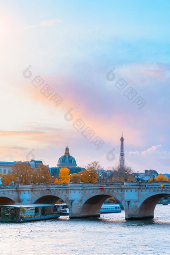视图看到河研究所法国和埃菲尔<strong>铁塔</strong>塔秋天城市巴黎法国美丽的巴黎体系结构视图看到河研究所法国和埃菲尔<strong>铁塔</strong>塔秋天城市巴黎法国美丽的巴黎体系结构
