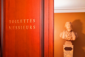 巴黎法国11月男人厕所。。。的歌剧国家巴黎加尼叶巴黎法国11月男人厕所。。。的歌剧国家巴黎加尼叶