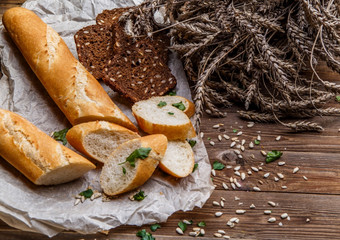 面包与粮食面包表格与小麦向日葵种子面包粮食面包表格