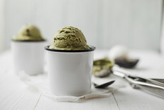 绿色茶冰奶油白色背景绿色茶冰奶油