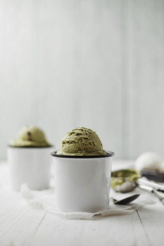 绿色茶冰奶油白色背景绿色茶冰奶油