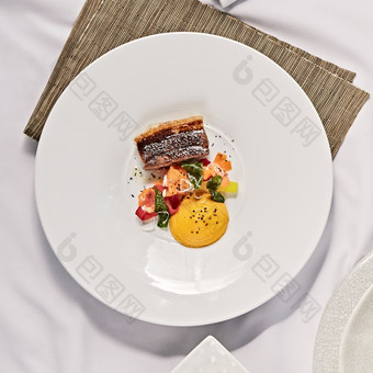 美丽的和美味的食物板精致的菜有创意的餐厅餐概念美丽的和美味的食物板