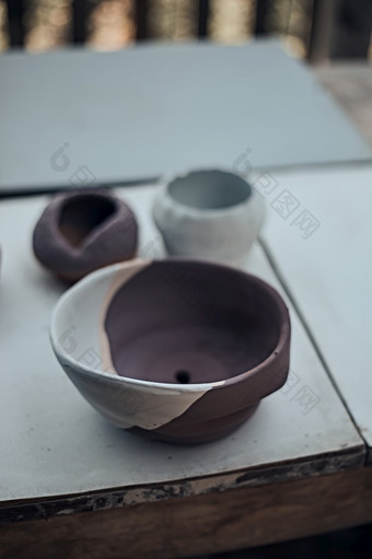 车间生产陶瓷餐具完成了产品车间生产陶瓷