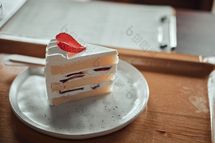 自制的水果蛋糕与stawberry水果蛋糕与stawberry