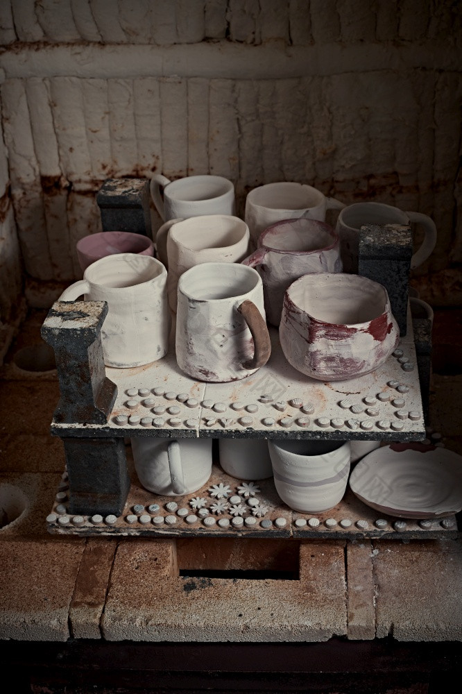 粘土杯子窑为发射陶器陶器工作室粘土杯子窑为发射陶器