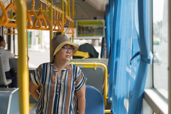 亚洲女人人旅行乘客公<strong>共</strong>汽车曼谷城市公<strong>共</strong>汽车是一个的大多数重要的公<strong>共</strong>质量运输系统曼谷亚洲女人旅行乘客公<strong>共</strong>汽车城市