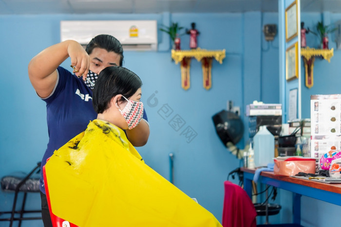 曼谷泰国五月身份不明的亚洲女人理发师发型图片
