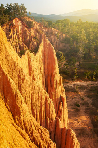 惊人的视图大峡谷陡峭的沉积砂岩悬崖的<strong>原始森林</strong>为什么你我们南省泰国