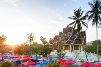 銮prabang晚上市场和的皇家宫博物馆日落旅行目的地老挝