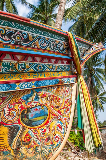 北<strong>大年</strong>泰国7月美丽的科莱船传统的thai-malayu钓鱼船色彩斑斓的壁画绘画和颜色布挂的弓的船离开武里府