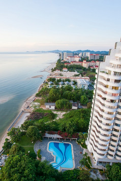 空中视图海海岸沙子海滩和城市景观现代城市华欣前旅游景点泰国明亮的日出夏天季节