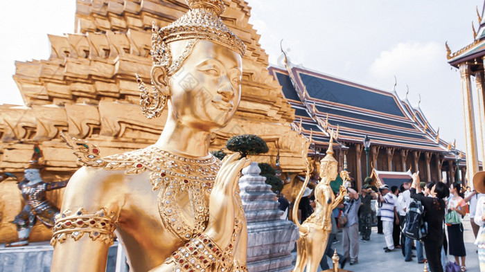 风景如画的的金K雕像的大宫集团游客模糊的背景旅游吸引力曼谷泰国的大宫开放的公共