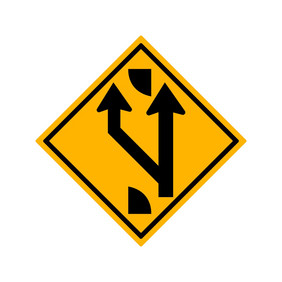 指示叉状的路之前交通路标志向量插图隔离符号标签