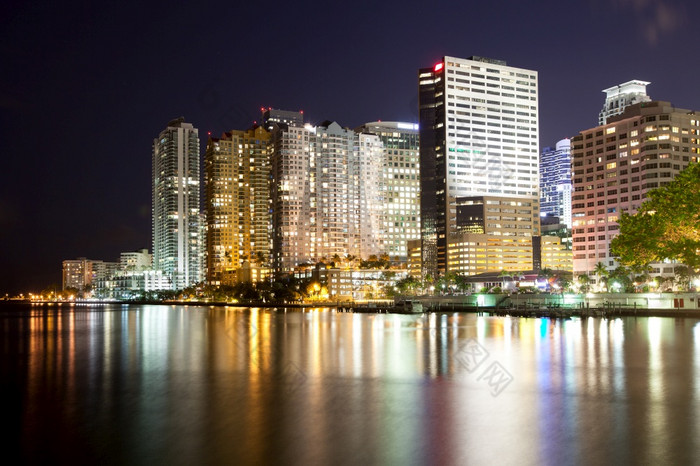 天际线公寓建筑brickell温泉区迈阿密晚上佛罗里达美国