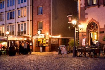 法兰克福主要海塞德<strong>国酒</strong>吧和餐厅的罗默罗默伯格广场的老小镇中心