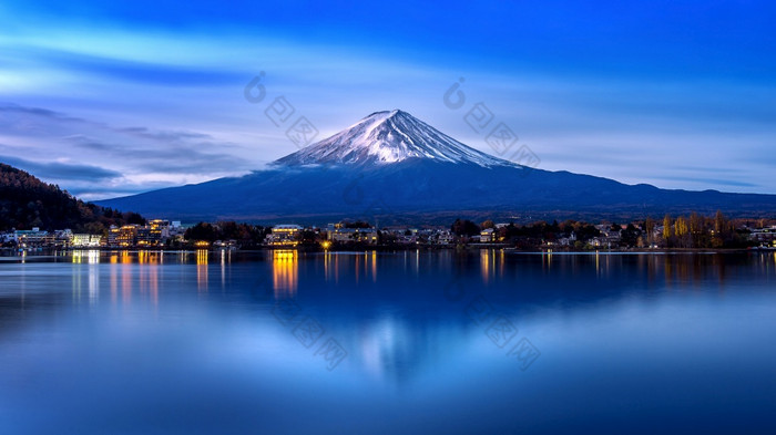 富士山和河口湖湖早....秋天季节富士山山手日本