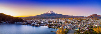 富士山和河口湖湖日落<strong>秋天</strong>季节富士山山手日本
