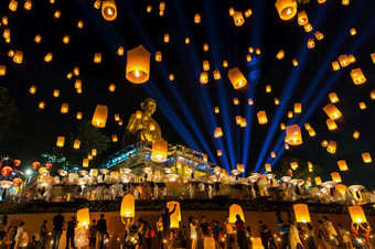 lamphun泰国11月绮彭节日阿来水灯庆祝活动和浮动灯笼lamphun泰国11月