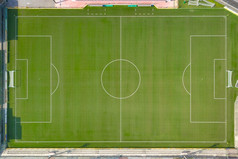 足球场拍摄无人机垂直