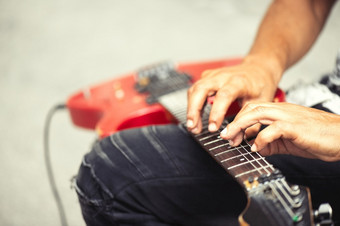 街音乐家戏剧电吉他与他的手指幻灯片