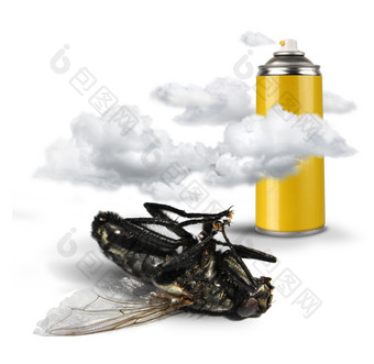 喷雾瓶杀虫剂云和死飞白色背景孤立的杀虫剂喷雾瓶与死飞