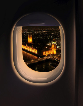 接近目的地伦敦目的地飞机飞机窗口晚上天空视图接近目的地伦敦