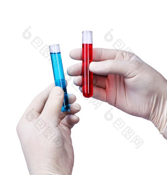 化学家手持有液体测试管孤立的白色检查液体测试管