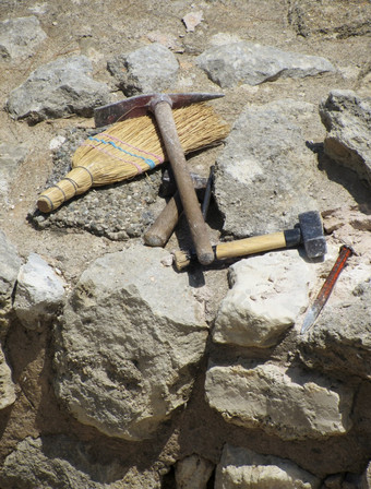 集考古学家挖掘工具古老的挖掘网站考古学家工具挖掘网站