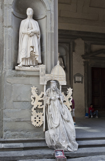 弗洛伦斯意大利9月生活雕像街灌木保持一动不动前面真正的大理石雕像9月弗洛伦斯意大利