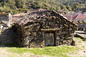 典型的流建石头使用保持的农业工具的lindoso地区北部葡萄牙