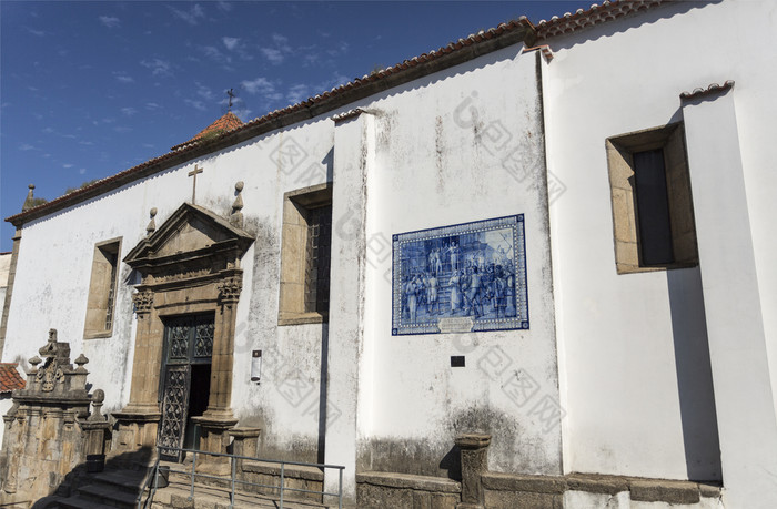 主要入口的为什么vicente)教堂与的17世纪矫揉造作者门户网站在水喷泉瓷砖面板布拉干萨葡萄牙