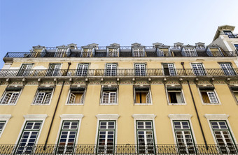 许多阁楼老建筑有被翻新的历史中<strong>心里</strong>斯本葡萄牙
