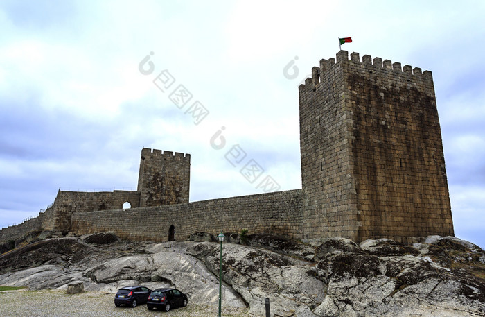 的中世纪的城堡建之间的的结束的世纪和开始的thcentury罗马哥特建筑风格linharesbeira葡萄牙