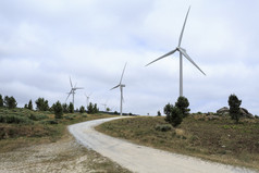 视图的涡轮机的videmonte风农场beiraalta葡萄牙