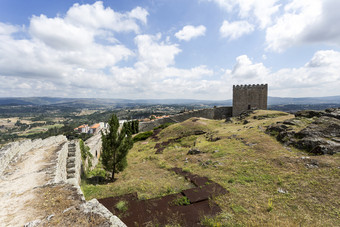 的中世纪的山城堡建的和世纪罗马式和<strong>哥特风格</strong>与墙缺乏城齿和没有护城河赛莱科beirabeiraalta葡萄牙