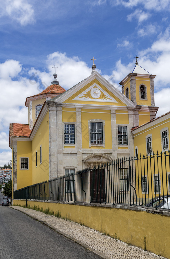 外观的新古典主义教堂我们的夫人的探视的慈幼会教徒姐妹修道院里斯本葡萄牙
