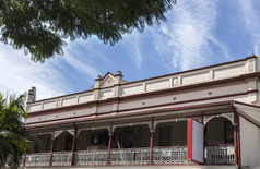 视图的阳台与造成铁栏杆的weilev遗产建筑的国家小镇格拉夫顿新南威尔士澳大利亚