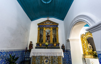 视图的主要坛专用的约翰的传福音者的教堂约翰的圣所我们的夫人遗憾下一个的城堡lousa科英布拉葡萄牙