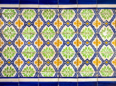 细节传统的陶瓷瓷砖覆盖的外部墙许多建筑的历史中心的老城市里斯本葡萄牙