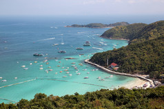 KOH局域网thailand-february旅游访问和速度船停止的海滩KOH局域网因为的海滩大多数美丽的
