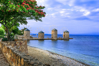 真实的传统的希腊风景老风车附近的海具有里程碑意义的希俄斯岛岛老风车希俄斯岛岛希腊东部爱琴海岛屿