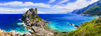 自然斯科派洛斯岛风景优美的视图与小教堂的岩石贴水ioanis斯波<strong>拉得</strong>岛希腊